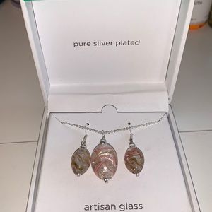 Earring and necklace set